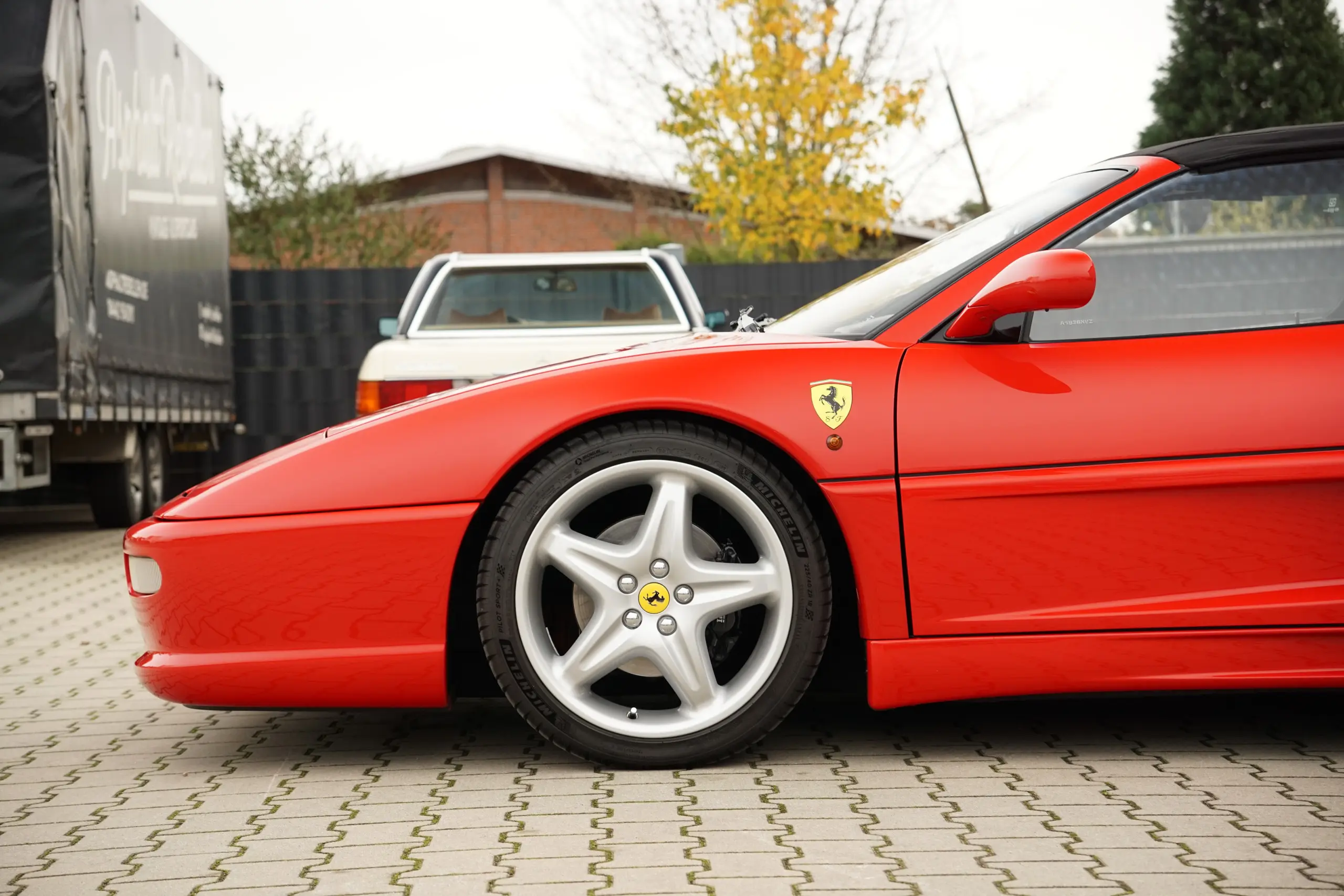 Ferrari F355 Spider Asphaltrebellen